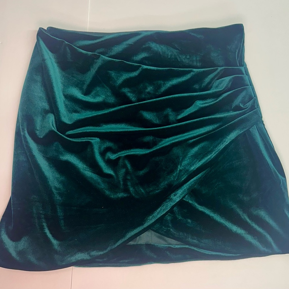 Francesca's Collections Green‎ Ruched Wrap Mini Skirt